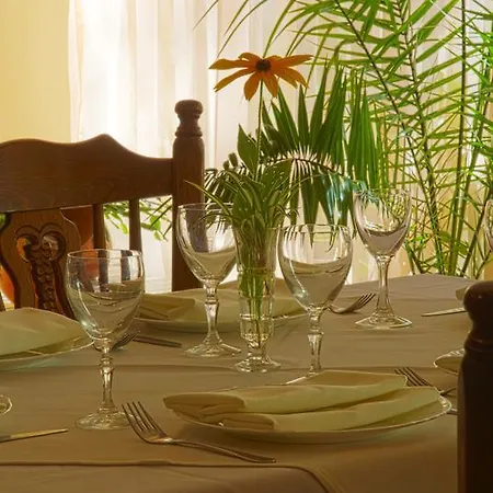 Zora Hotel 2*
