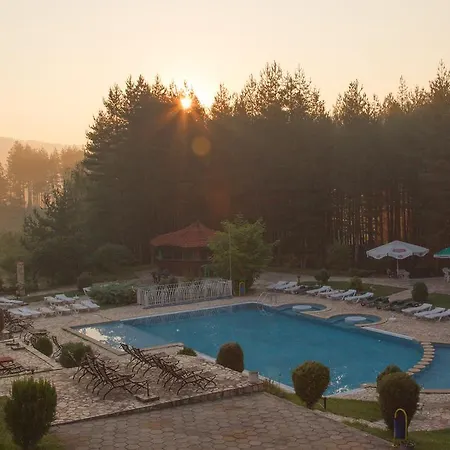 Hotel Zora 2*