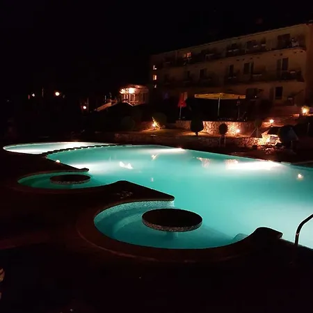 Zora Hotel 2*