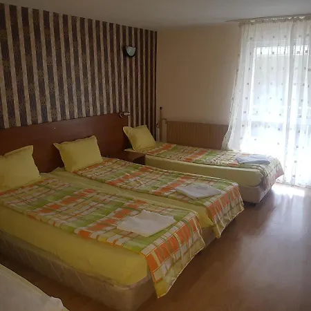 Zora Hotel 2*