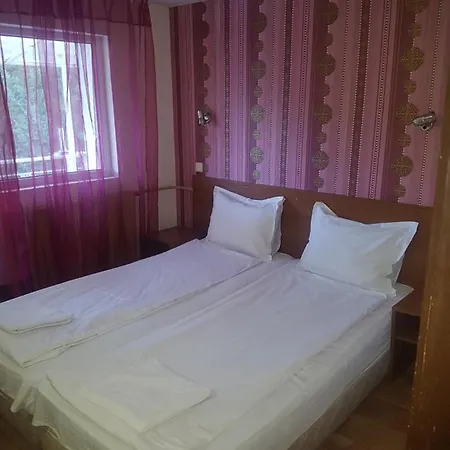 Zora Hotel 2*